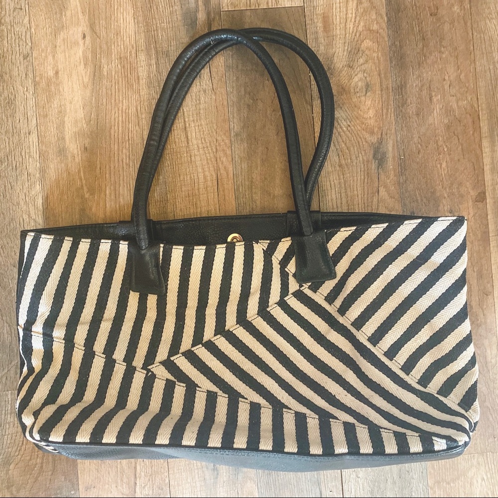 MAKE ME AN OFFER 🖤 Poverty Flats Bag 🖤